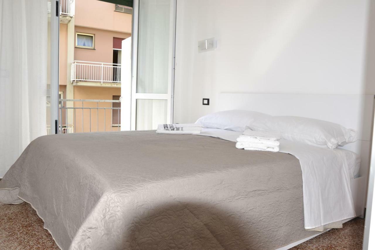 Il Nido Di Quarto Con Park Auto Macchine Piccole Segmento B Génova Exterior foto