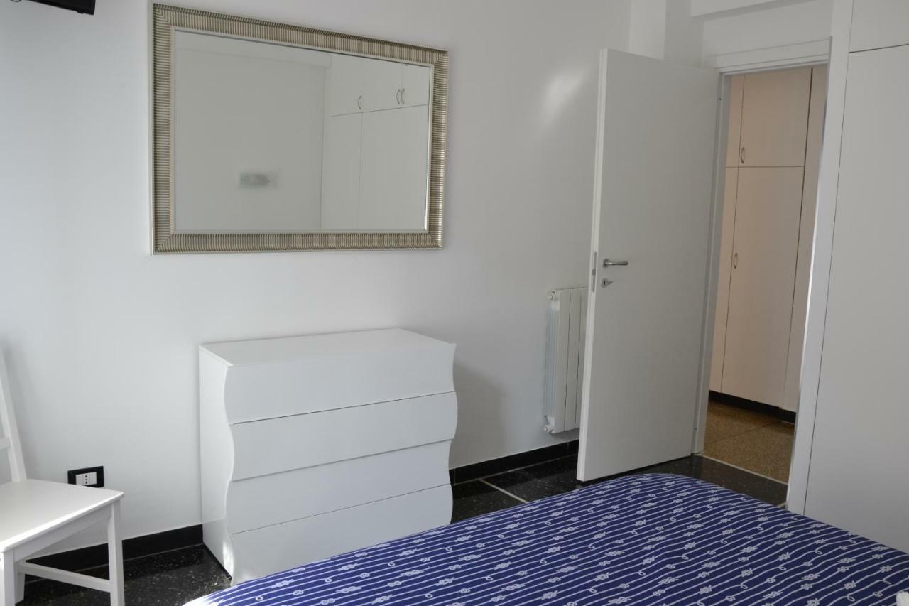 Il Nido Di Quarto Con Park Auto Macchine Piccole Segmento B Génova Exterior foto